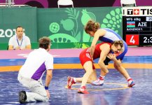 Азербайджанская спортсменка вышла в финал соревнований по женской борьбе (ФОТО)