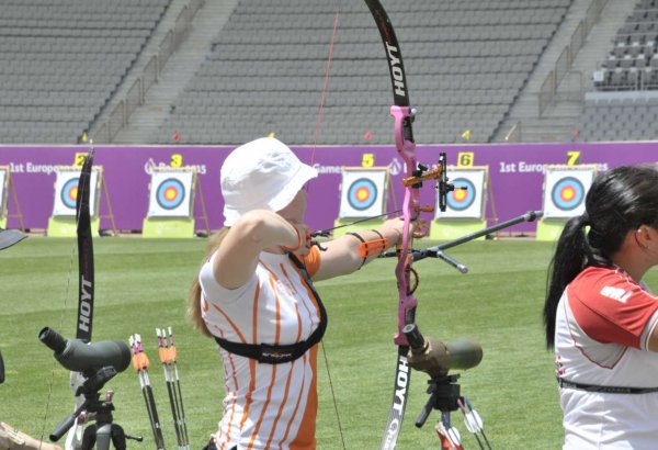 В рамках Евроигр стартовали соревнования по стрельбе из лука среди женщин