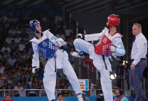 Азербайджанский тхэквондист одержал победу над армянским спортсменом и вышел в финал Универсиады