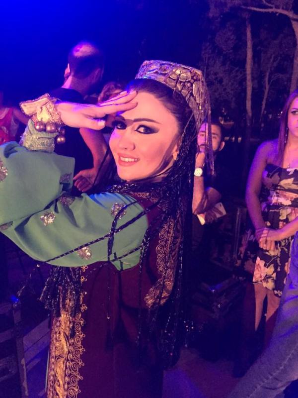 Гостям Евроигр представлены азербайджанские национальные танцы (ФОТО)