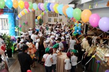 Вице-президент Фонда Гейдара Алиева Лейла Алиева приняла участие в празднестве для маленьких воспитанников детских домов и Центра реабилитации детей с синдромом Дауна (ФОТО)