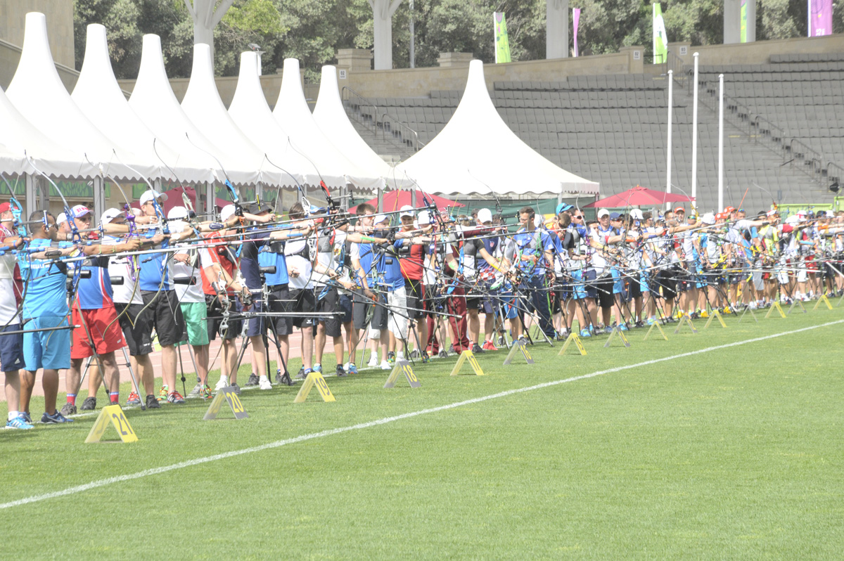 На Евроиграх завершены рейтинговые индивидуальные соревнования по стрельбе из лука среди мужчин (ФОТО)