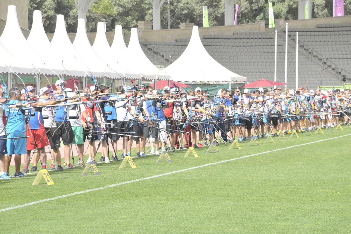 На Евроиграх завершены рейтинговые индивидуальные соревнования по стрельбе из лука среди мужчин (ФОТО)