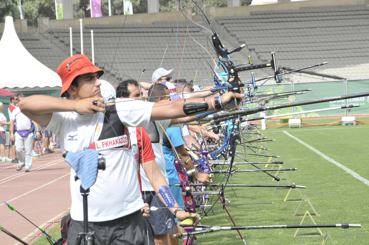 На Евроиграх завершены рейтинговые индивидуальные соревнования по стрельбе из лука среди мужчин (ФОТО)