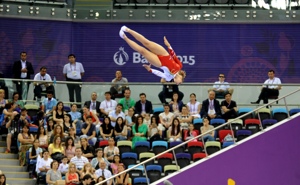 На Евроиграх в Баку продолжаются соревнования по прыжкам на батуте (ФОТО)
