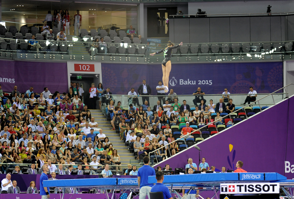 На Евроиграх в Баку продолжаются соревнования по прыжкам на батуте (ФОТО)