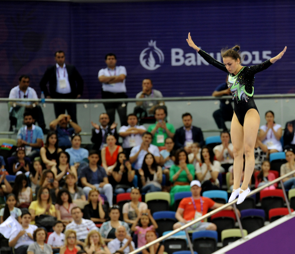 На Евроиграх в Баку продолжаются соревнования по прыжкам на батуте (ФОТО)