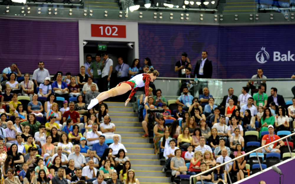 На Евроиграх в Баку продолжаются соревнования по прыжкам на батуте (ФОТО)