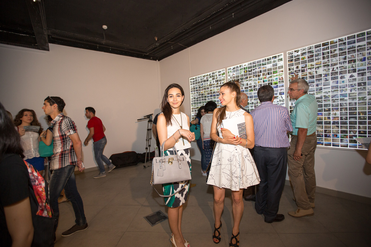 В галерее YAY состоялось открытие выставки "Нестерпимая легкость бытия" 
 (ФОТО)