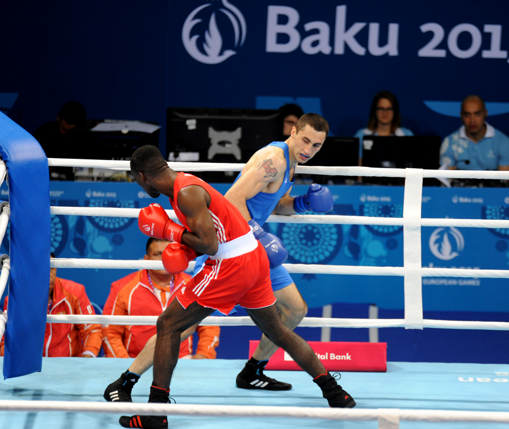 Два азербайджанских боксера вступают в борьбу в рамках первых Евроигр (ФОТО)