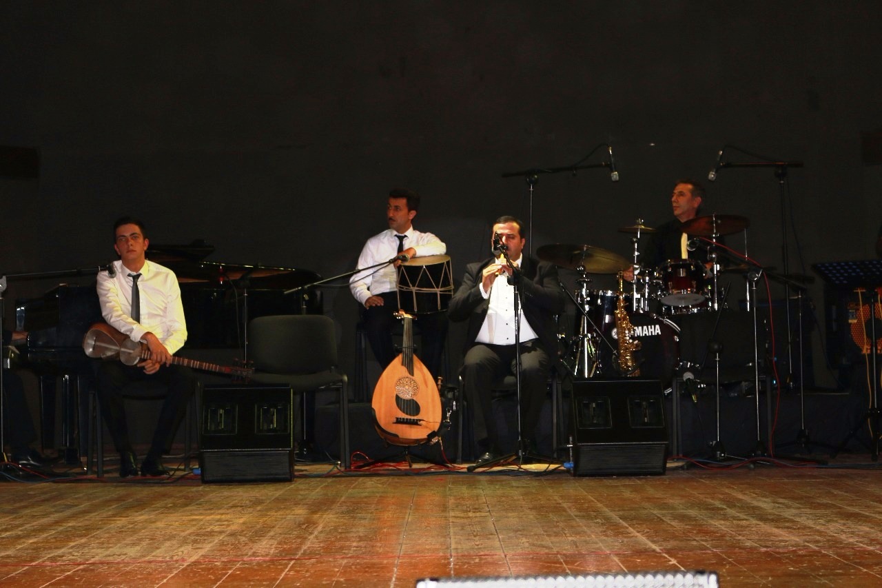 Для гостей Евроигр провели вечер этно-джаза, шансона  и национального танца (ФОТО)