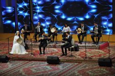 Гостей Евроигр встретили народной песней "Сары гялин" (ФОТО)