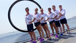 Британские гимнасты совершили увлекательную прогулку по Баку (ФОТО)