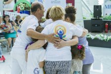 Йоги провели флешмоб, посвященный Евроиграм в Баку (ФОТО)