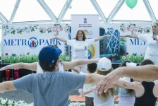 Йоги провели флешмоб, посвященный Евроиграм в Баку (ФОТО)