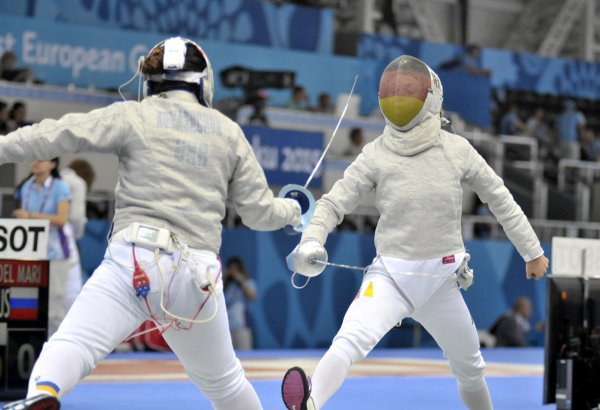 Азербайджанские спортсменки - в полуфинале соревнований Евроигр по фехтованию