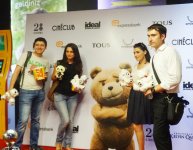 Плюшевый "беспредельщик" в Баку вызвал большой ажиотаж (ФОТО)