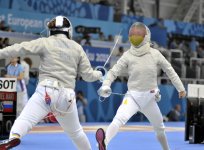 Азербайджанские спортсменки вышли в 1/4 финала соревнований по фехтованию в рамках Евроигр (ФОТО)