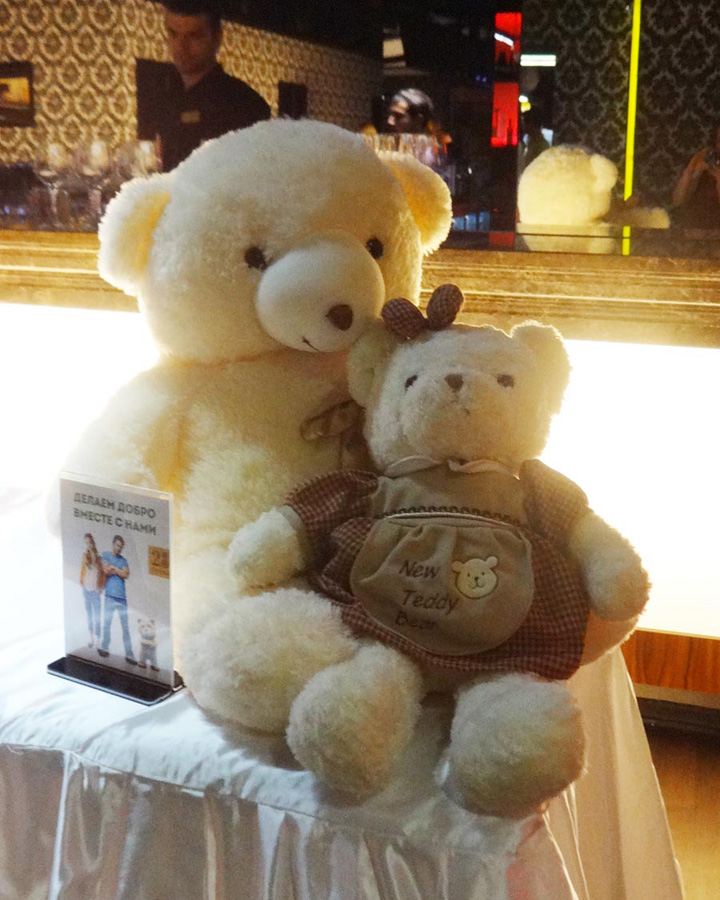 Плюшевый "беспредельщик" в Баку вызвал большой ажиотаж (ФОТО)