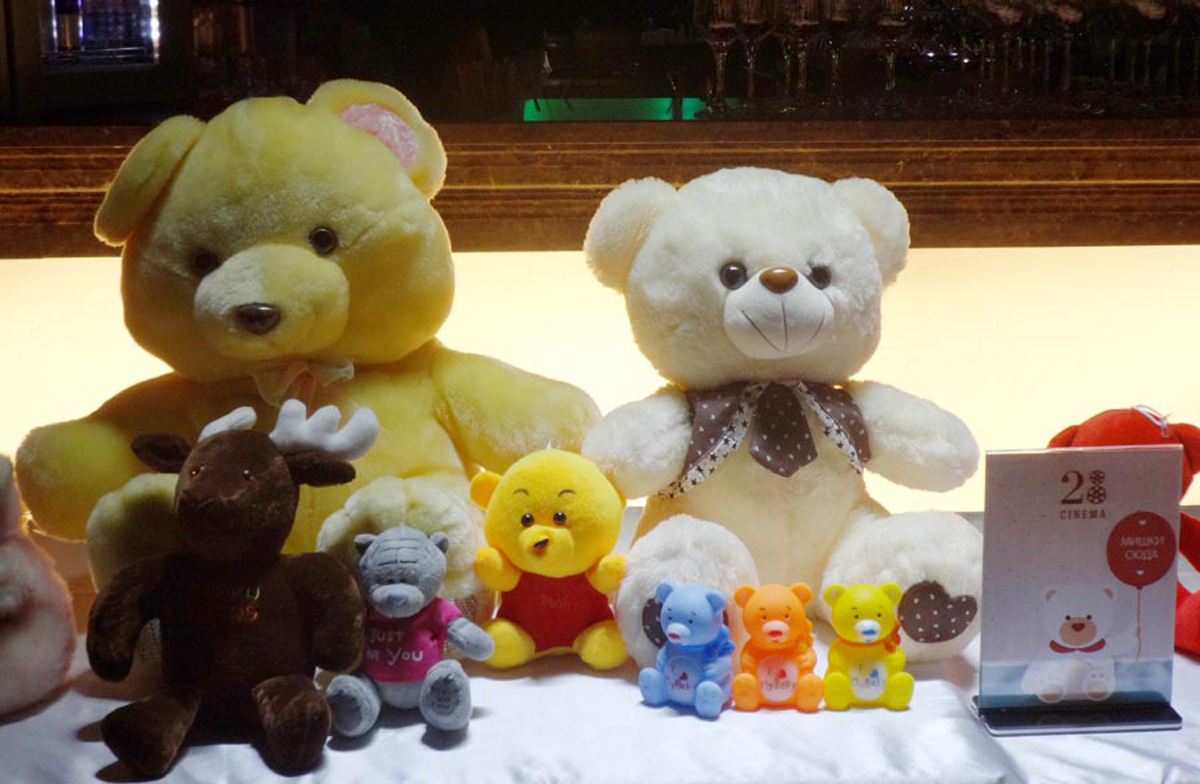 Плюшевый "беспредельщик" в Баку вызвал большой ажиотаж (ФОТО)