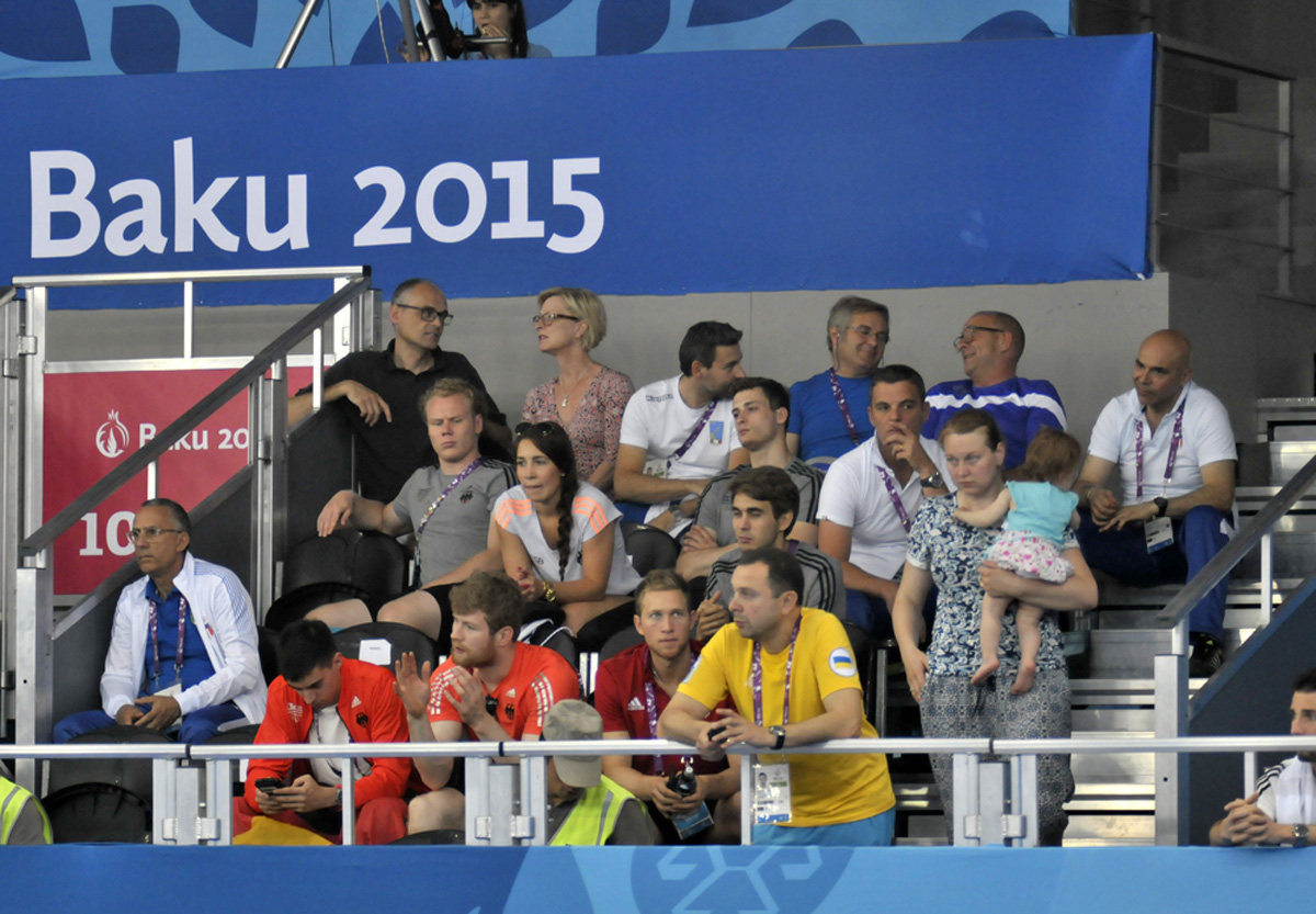 Азербайджанские спортсменки вышли в 1/4 финала соревнований по фехтованию в рамках Евроигр (ФОТО)