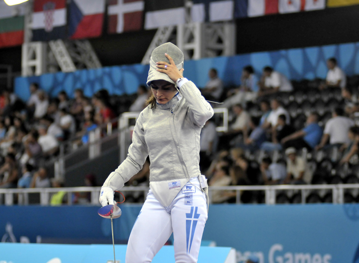 Азербайджанские спортсменки вышли в 1/4 финала соревнований по фехтованию в рамках Евроигр (ФОТО)