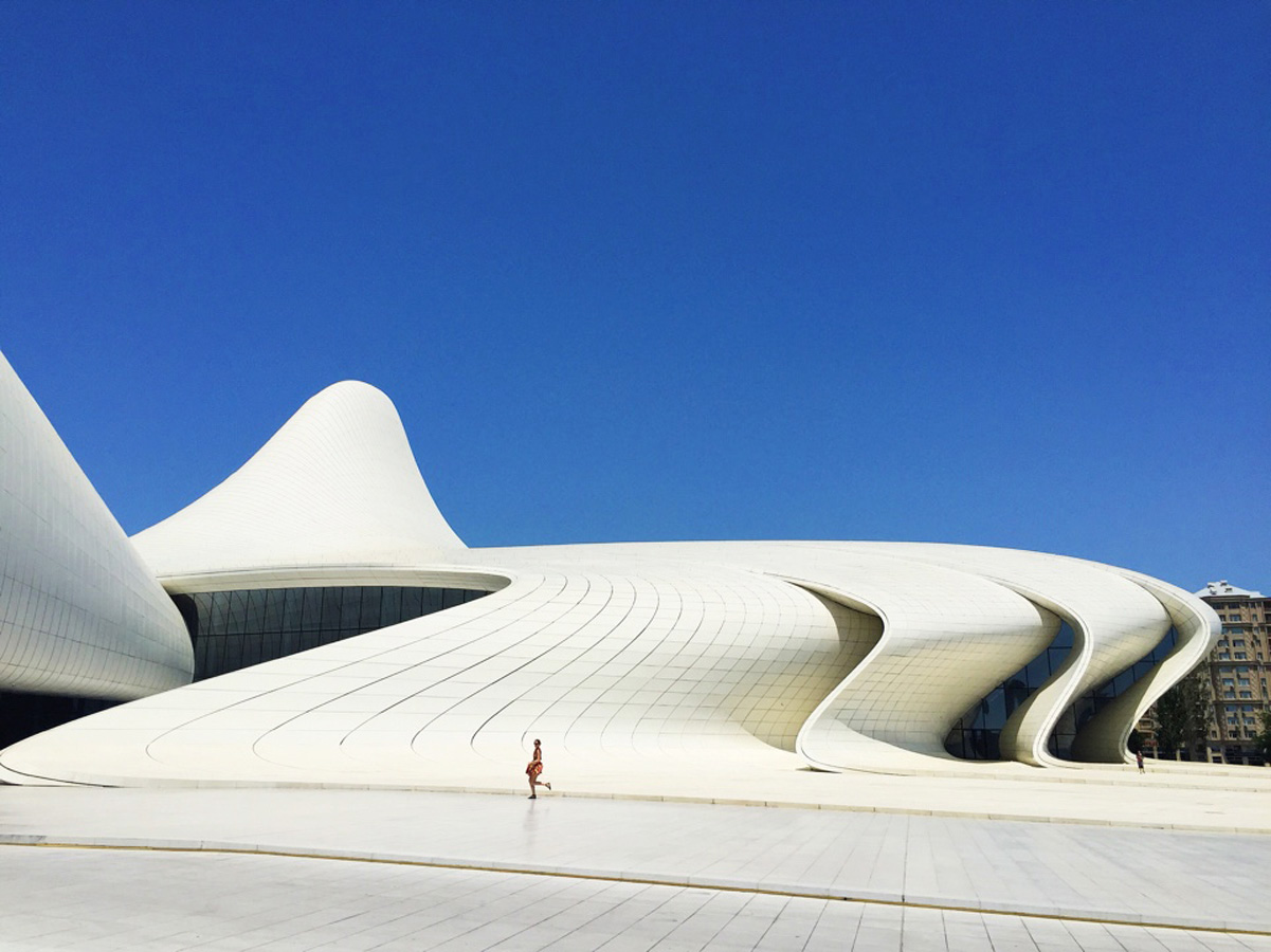 Центр Гейдара Алиева глазами российского блогера (ФОТО)