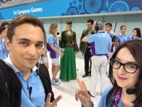 Ведущая “Eurosport” и “SKY TV” в азербайджанском платье комментирует Евроигры (ФОТО)