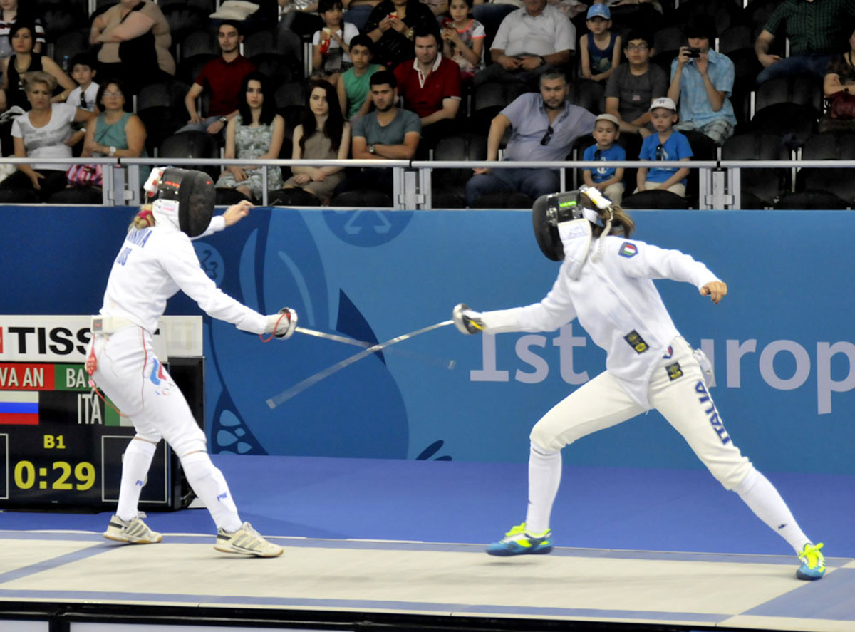 В Баку продолжаются соревнования по фехтованию в рамках Евроигр (ФОТОСЕССИЯ)