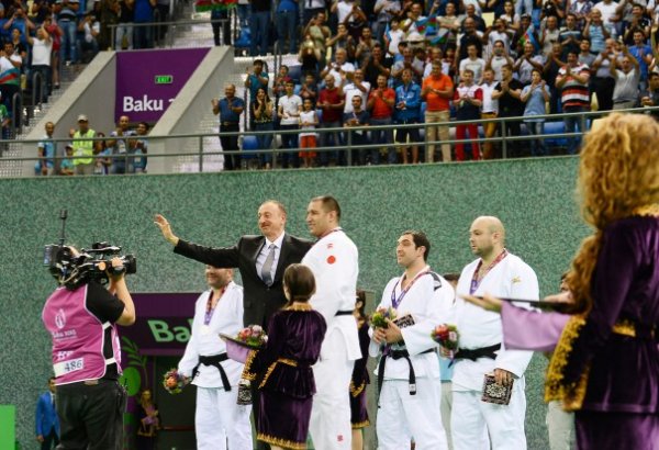 Президент Ильхам Алиев наградил дзюдоистов-паралимпийцев, победивших на Евроиграх (ФОТО,ВИДЕО)