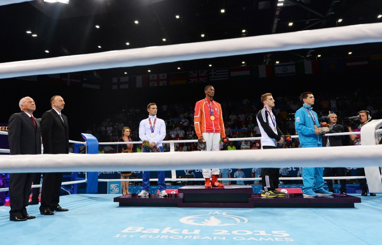 Президент Ильхам Алиев наградил боксеров, победивших на Евроиграх (ФОТО,ВИДЕО)