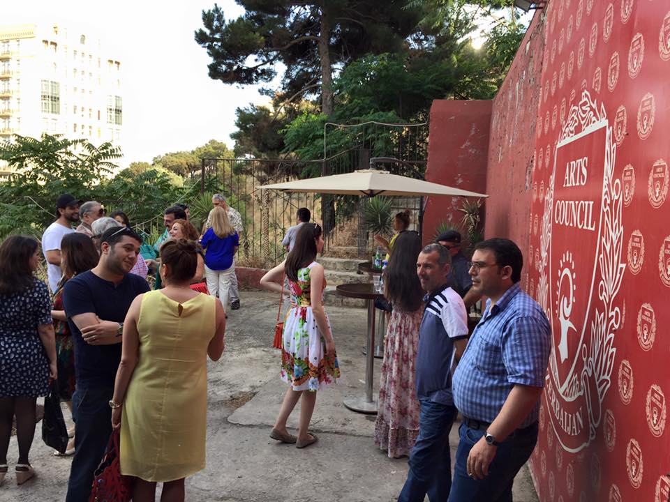 Художник из Германии показал гостям Евроигр самобытность Баку (ФОТО)