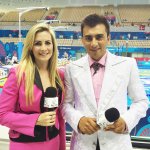 Британский комментатор Евроигр в азербайджанском платье (ВИДЕО, ФОТО)