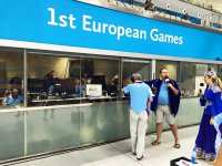 Британский комментатор Евроигр в азербайджанском платье (ВИДЕО, ФОТО)