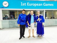 Британский комментатор Евроигр в азербайджанском платье (ВИДЕО, ФОТО)