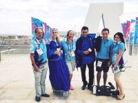 Британский комментатор Евроигр в азербайджанском платье (ВИДЕО, ФОТО)