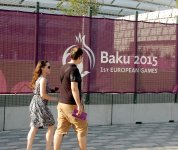 Зрители прибывают на церемонию закрытия первых Европейских игр (ФОТО)