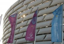 Зрители прибывают на церемонию закрытия первых Европейских игр (ФОТО)