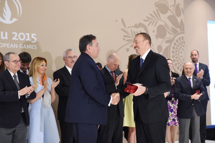 Первая леди Мехрибан Алиева награждена орденом «Гейдар Алиев» за большие заслуги в организации  Евроигр (ФОТО)