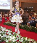 Дизайнеры воплотили в нарядах дух Евроигр - красочный вечер моды (ФОТО)