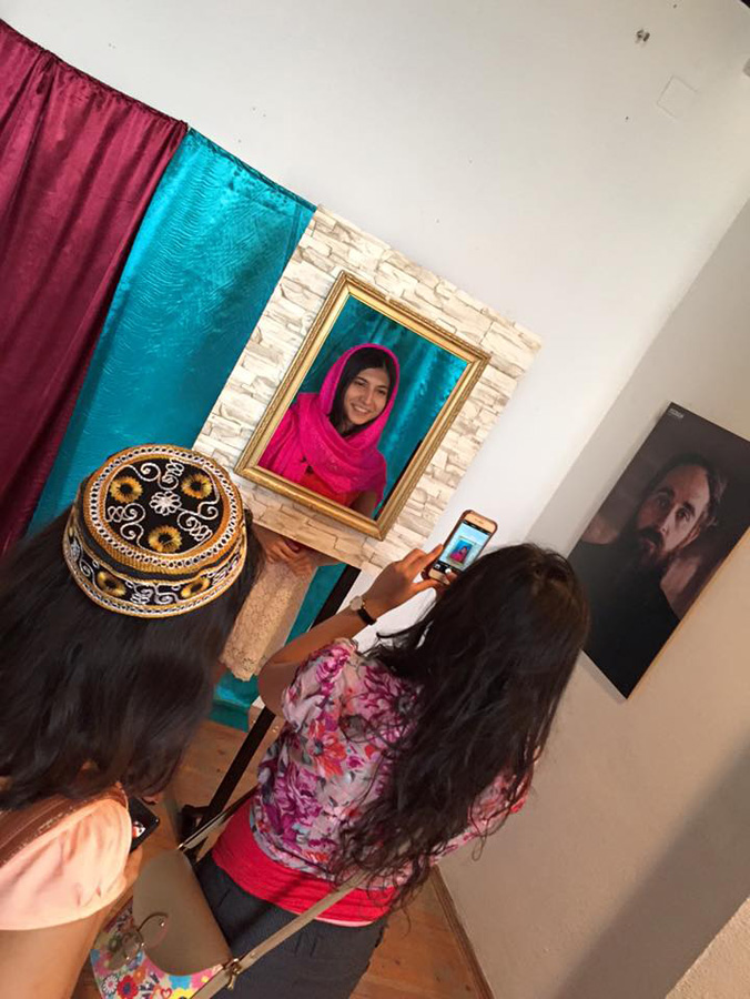 От Натаван до Че Гевара - в Баку впервые представлены фотоиллюстрации (ФОТО)