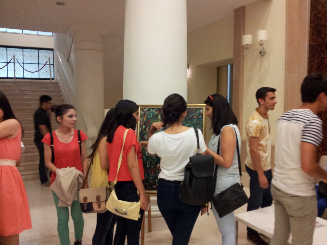 В Баку стартовала акция в поддержку национального кинематографа (ФОТО)