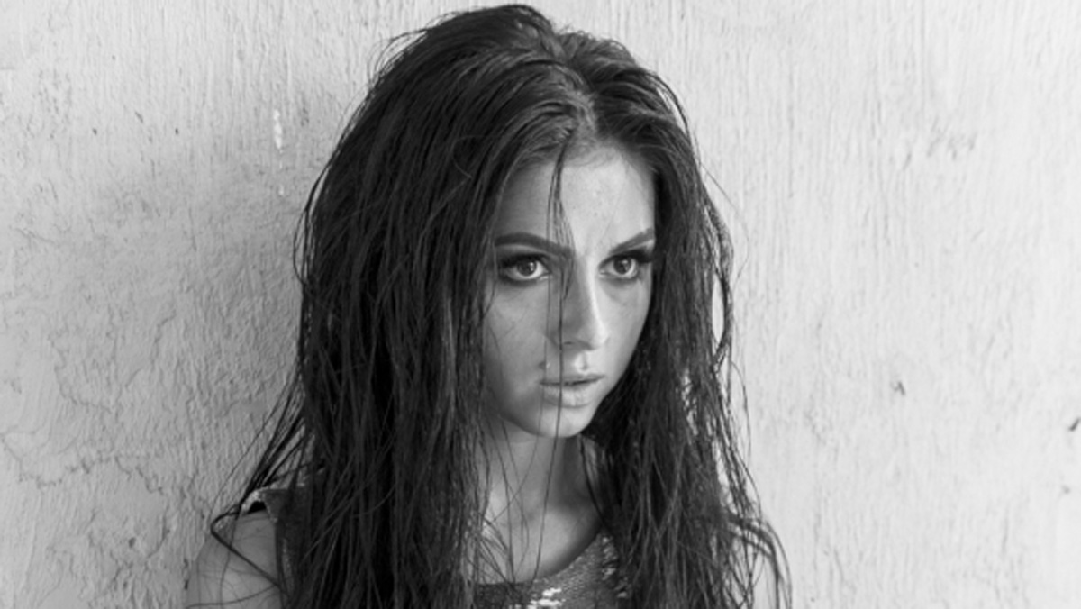 Нюша снялась для Igor Chapurin в преддверии концерта в Баку (ФОТО)