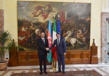 Президент Азербайджана провел встречу с премьер-министром Италии (ФОТО)