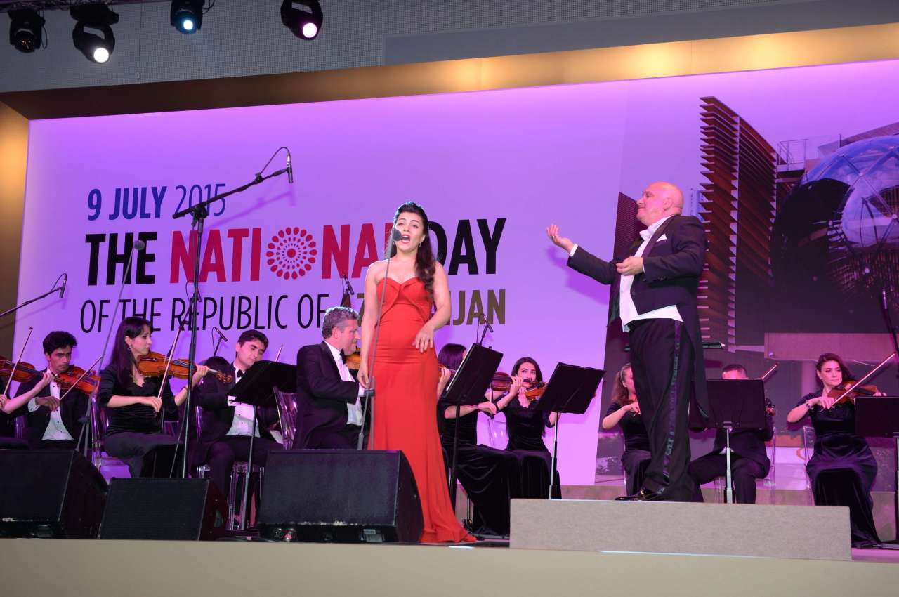 При организации Фонда Гейдара Алиева на выставке Milan Expo 2015 в рамках "Национального дня" Азербайджана состоялась концертная программа  (ФОТО)