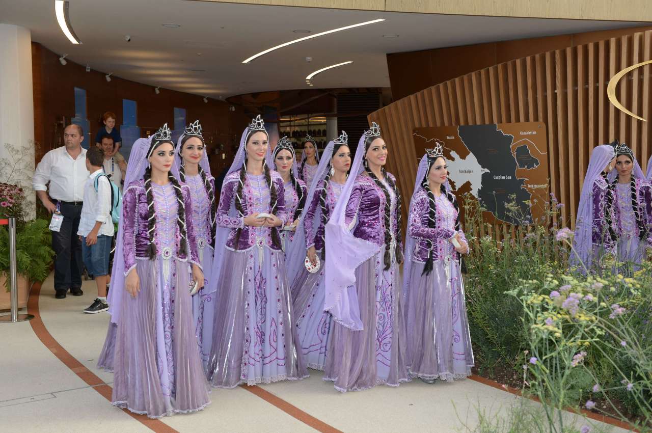 При организации Фонда Гейдара Алиева на выставке Milan Expo 2015 в рамках "Национального дня" Азербайджана состоялась концертная программа  (ФОТО)