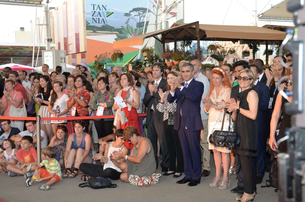 При организации Фонда Гейдара Алиева на выставке Milan Expo 2015 в рамках "Национального дня" Азербайджана состоялась концертная программа  (ФОТО)