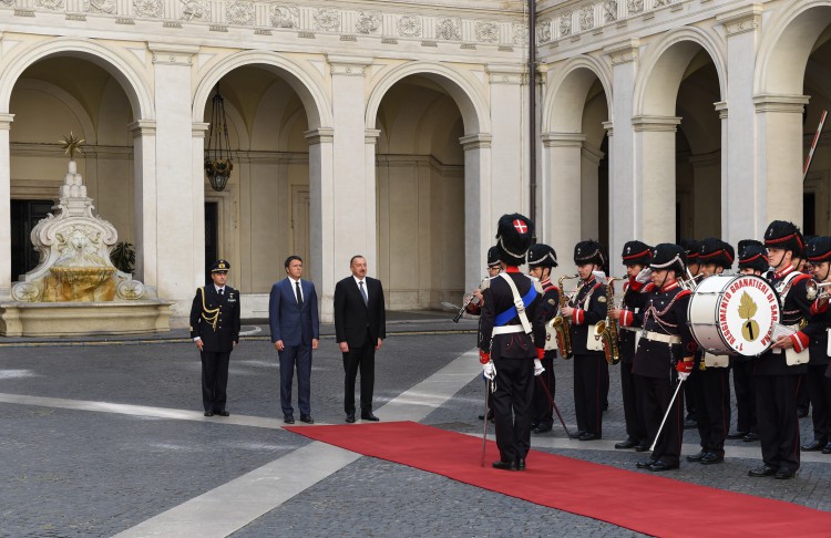 Президент Азербайджана провел встречу с премьер-министром Италии (ФОТО)