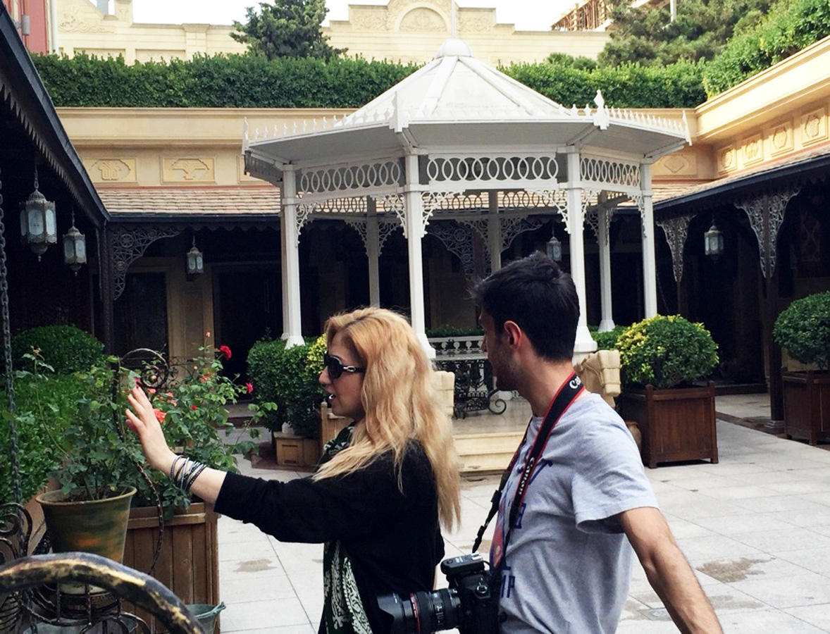 Дочь Анара Мамедханова в очаровательных платьях для Европы (ФОТО)