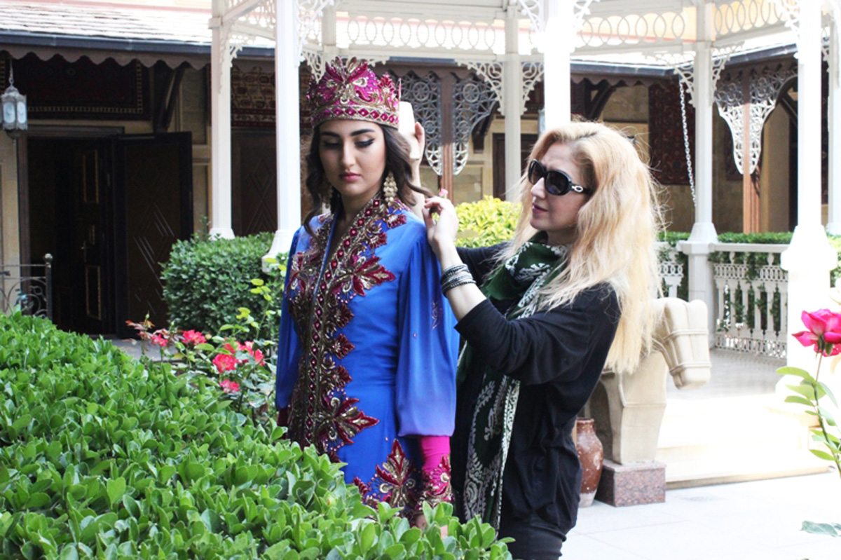 Дочь Анара Мамедханова в очаровательных платьях для Европы (ФОТО)